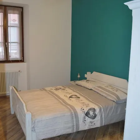Parravicini Red Flower Appartement *