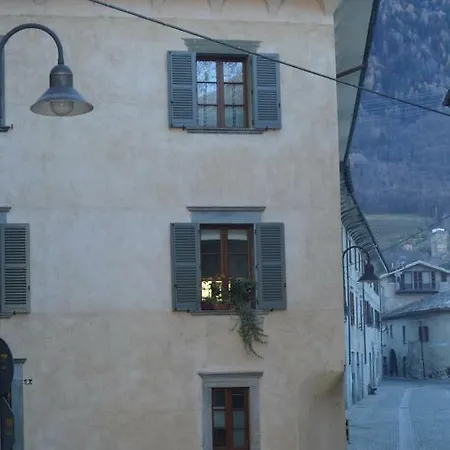 Parravicini Red Flower Tirano